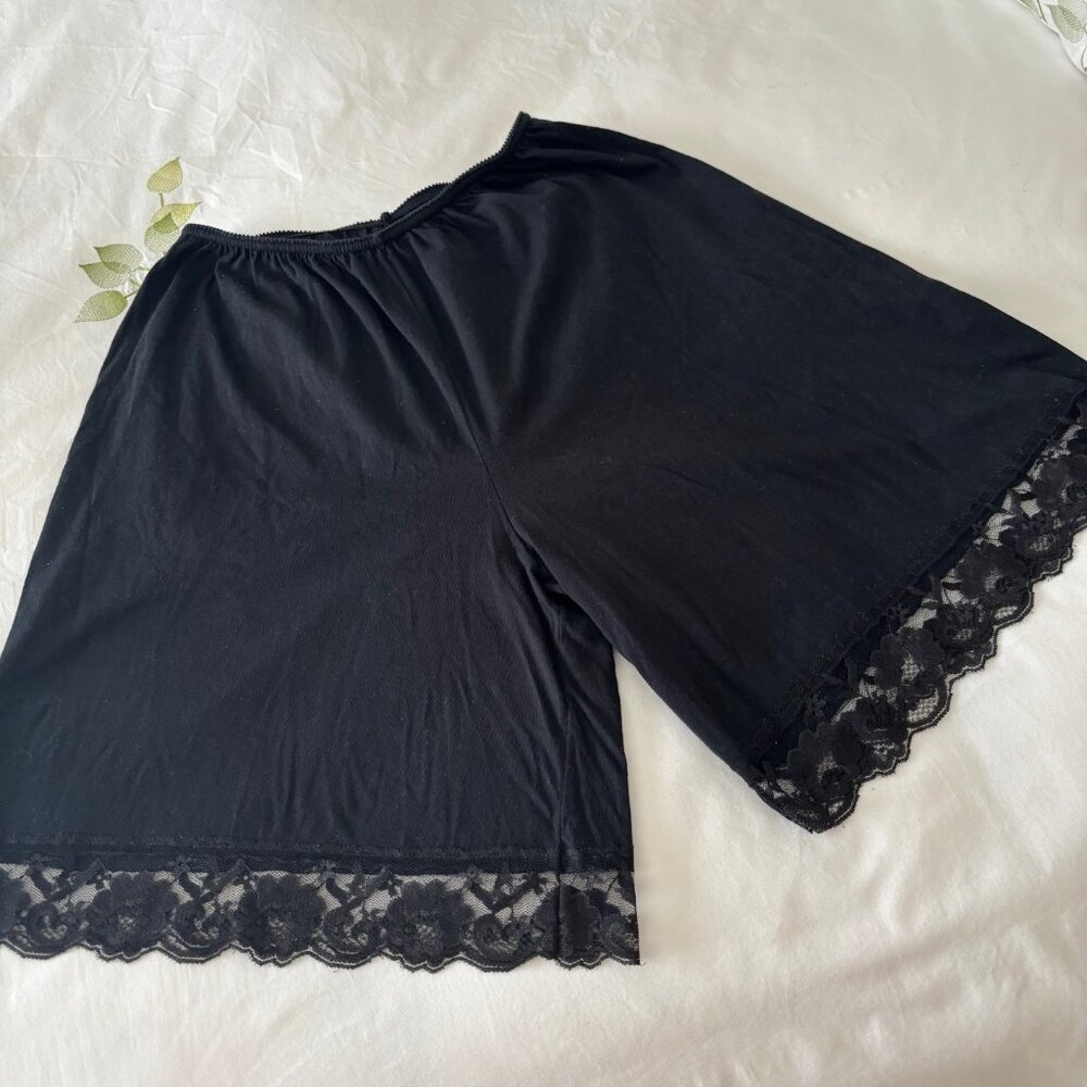 Black cotton lace trimmed pettipants, Size Large